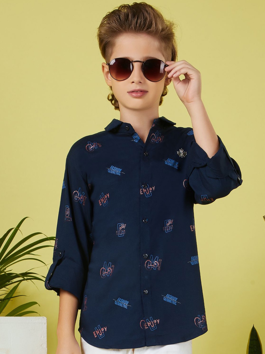 

MashUp Boys Classic Floral Opaque Printed Casual Shirt, Navy blue