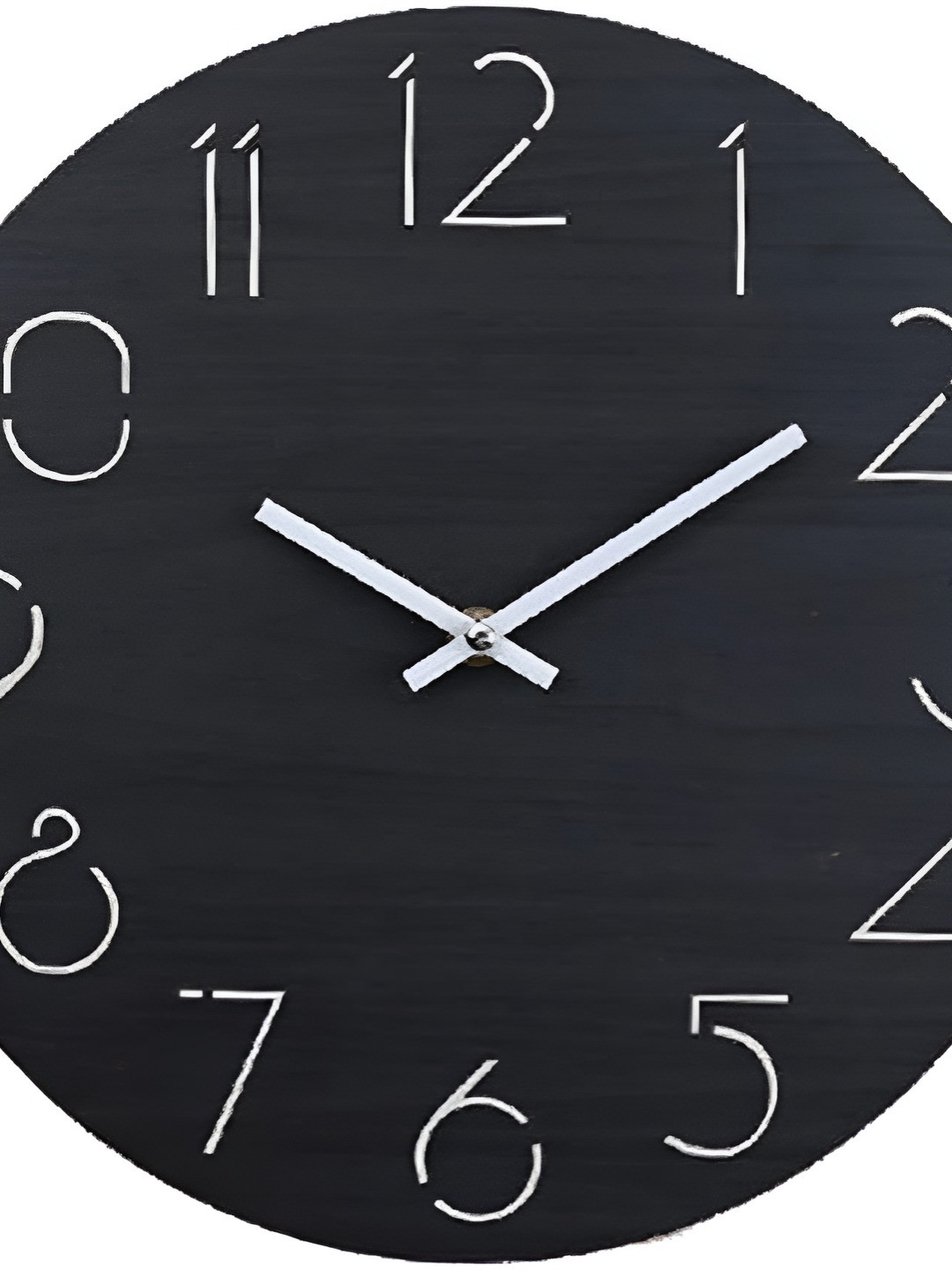 

QEZNEF Black & White Analogue Contemporary Round Shaped Wooden Wall Clock