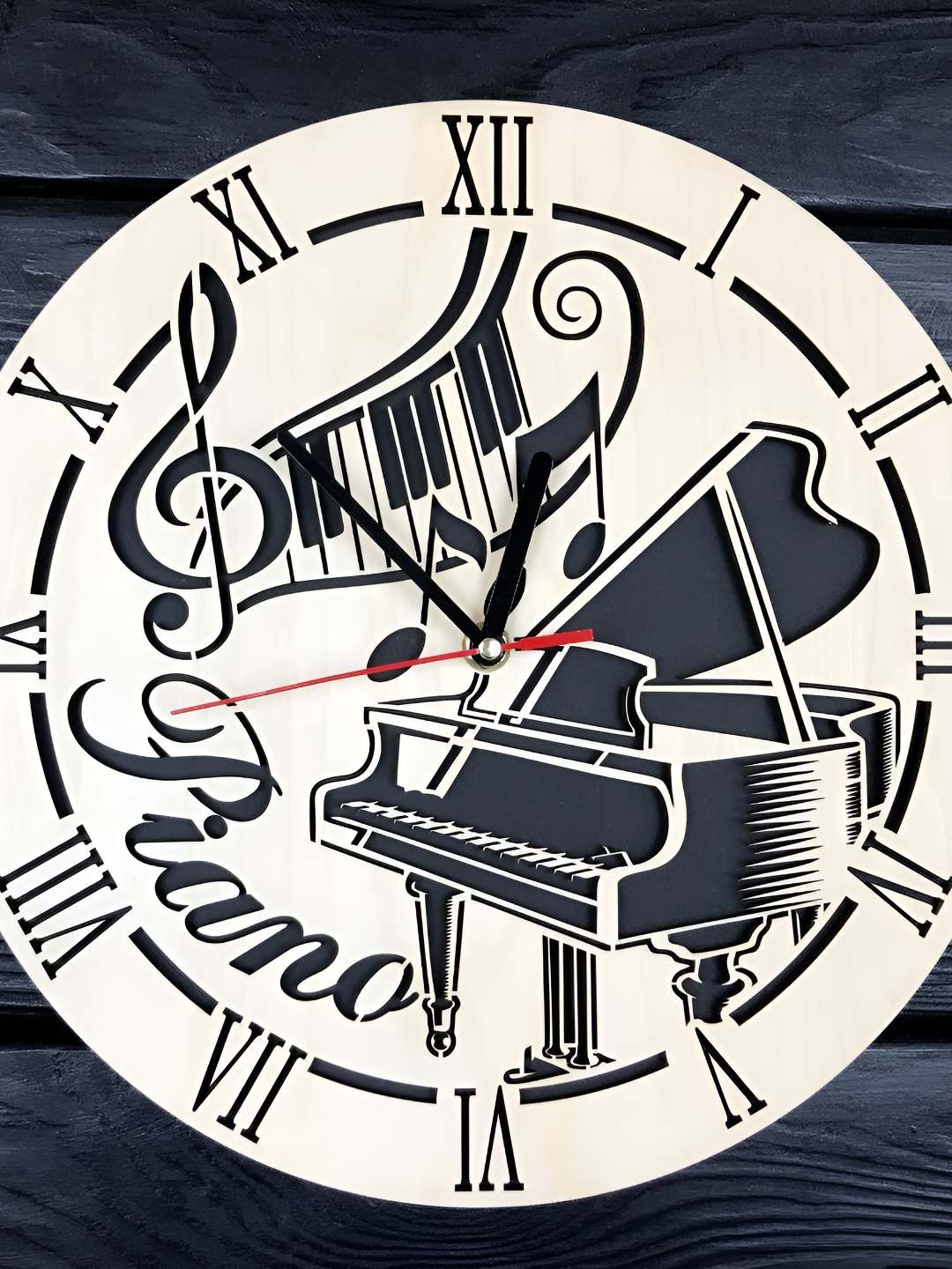 

QEZNEF Beige Analogue Traditional Wall Clock