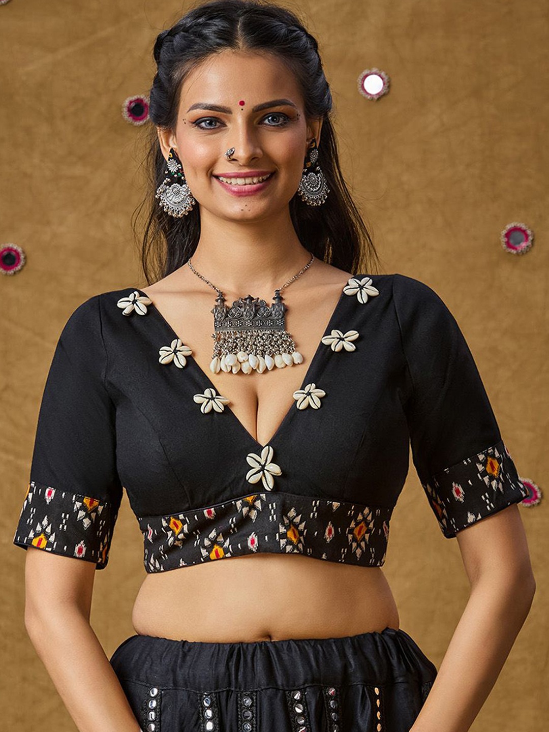 

SALWAR STUDIO Embroidered V-Neck Padded Saree Blouse, Black