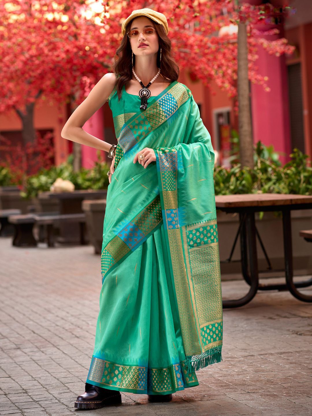 

Anouk Ethnic Motifs Woven Design Zari Banarasi Celebrity Saree, Sea green