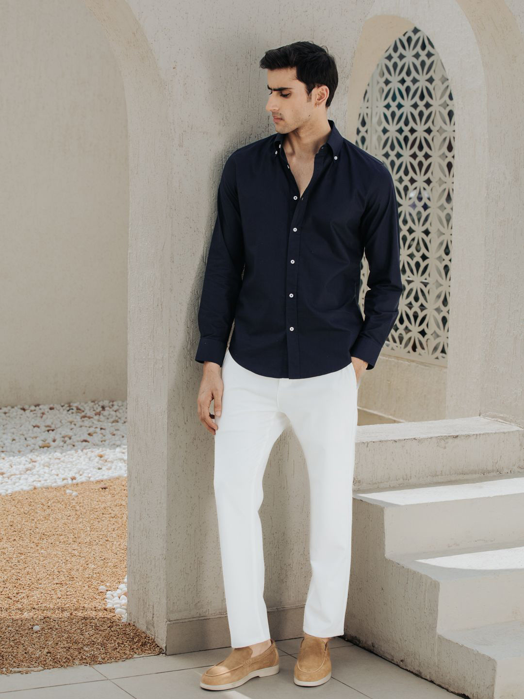 

Urban Scissors Men Button Down Collar Solid Cotton Casual Shirt, Navy blue