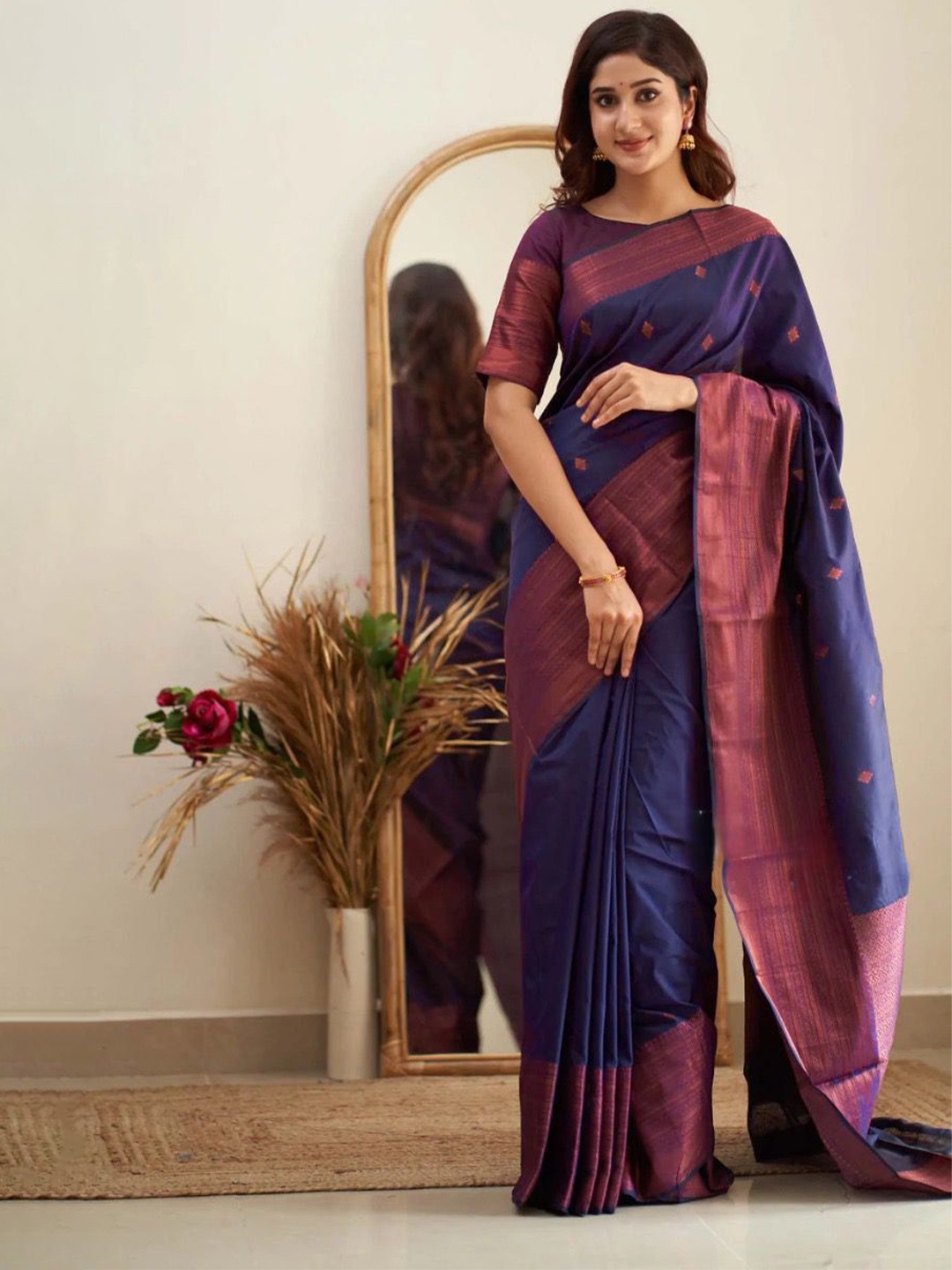 

Aldwych Woven Design Silk Blend Banarasi Saree with blouse, Navy blue