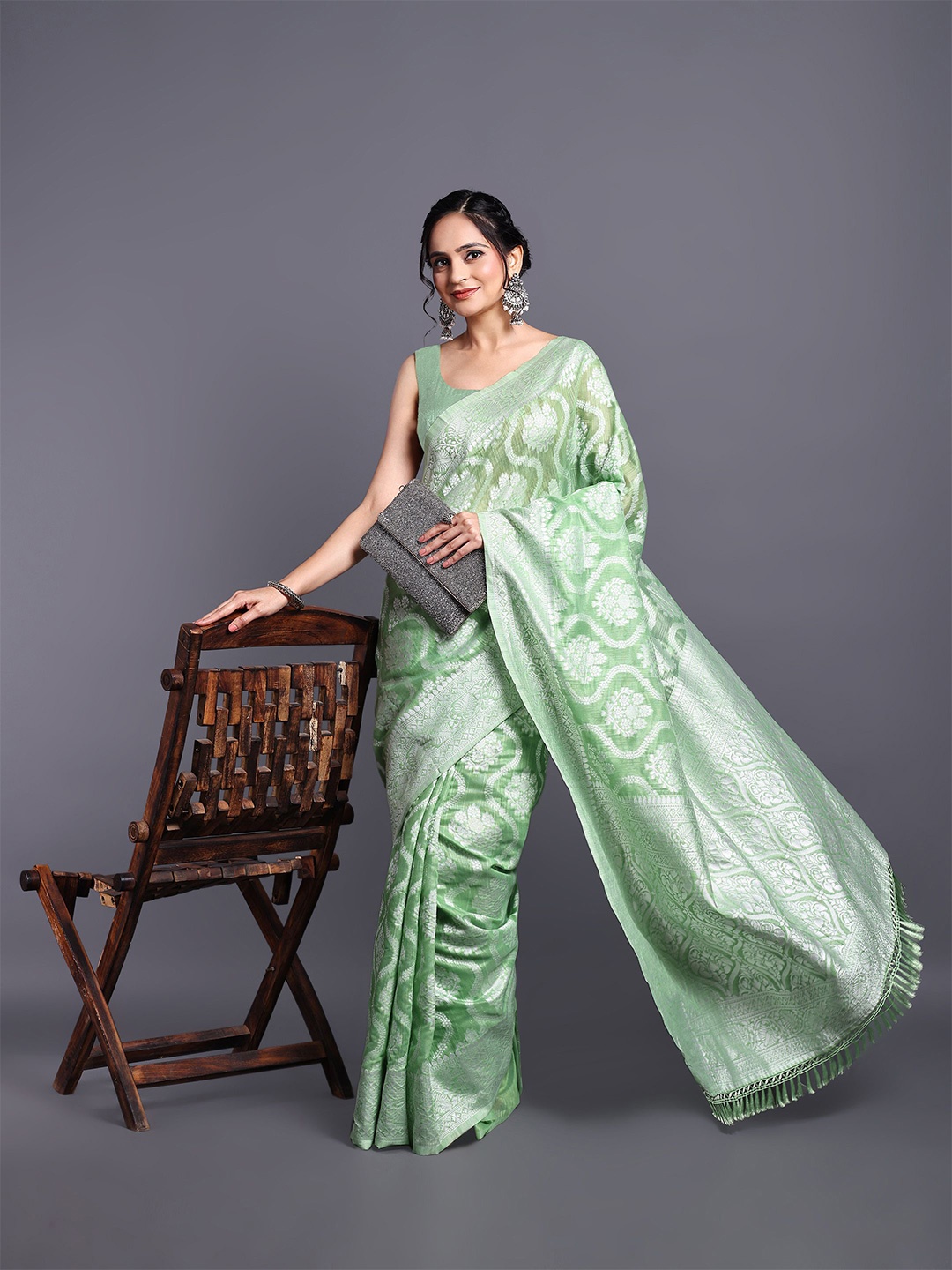 

SWAMI STUDIO Floral Zari Pure Cotton Kanjeevaram Saree, Green