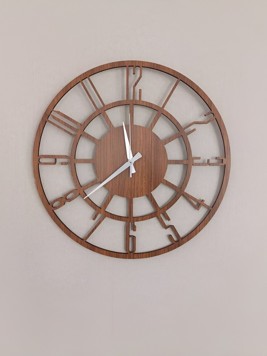 

QEZNEF Brown Round Shaped Wooden Contemporary Wall Clock