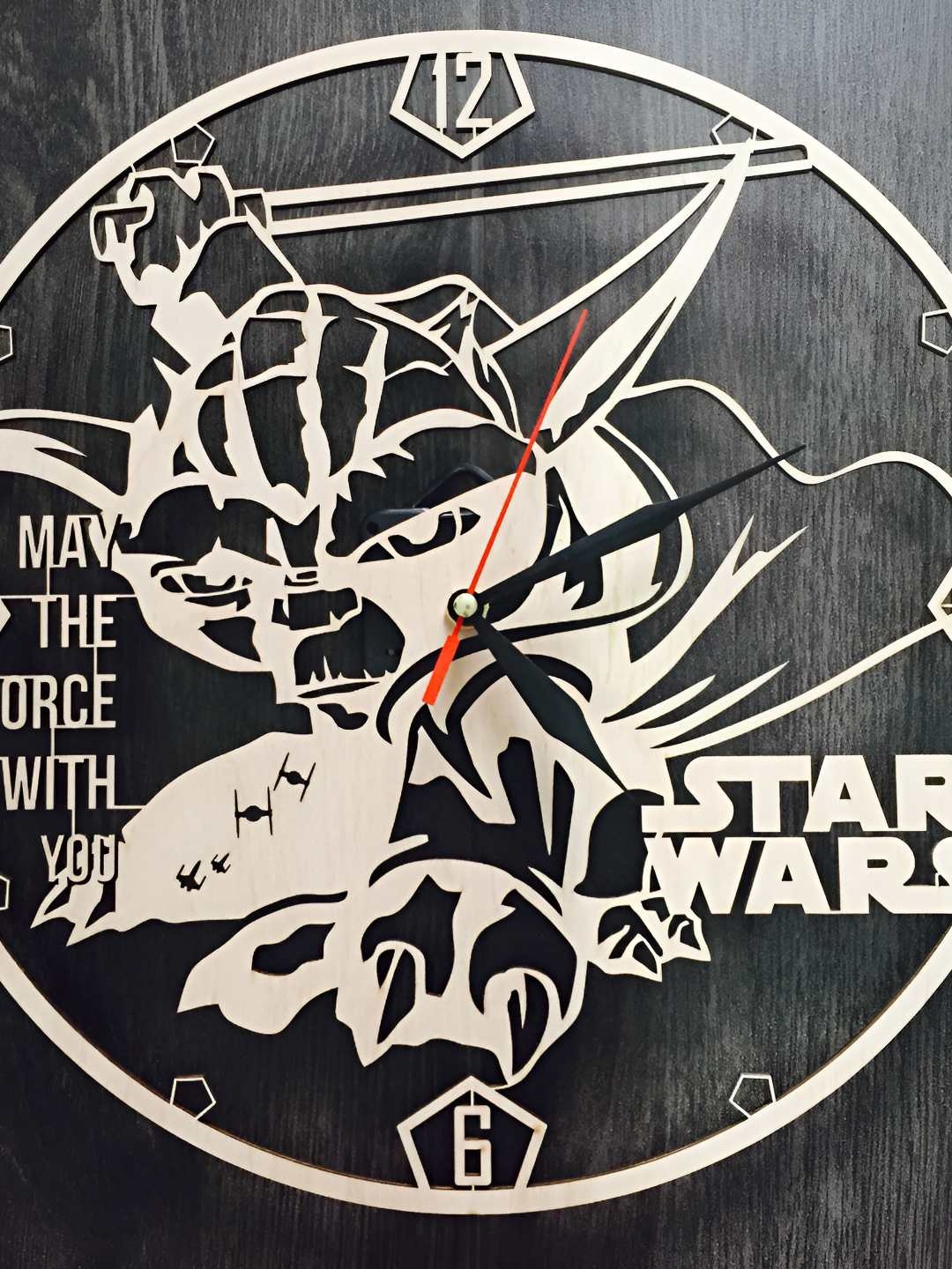

QEZNEF Beige & Black Yoda Textured Contemporary Round Shaped Wooden Wall Clock