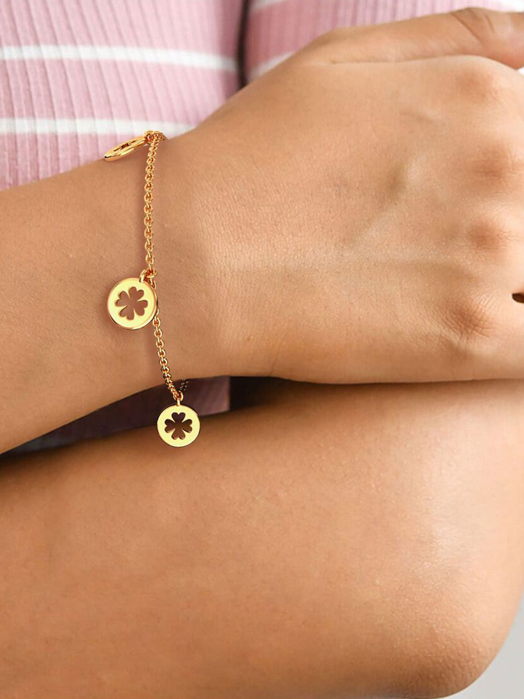 

KISNA DIAMOND AND GOLD JEWELLERY BIS Hallmark 18KT Gold Bracelet 1.79 gm, Yellow