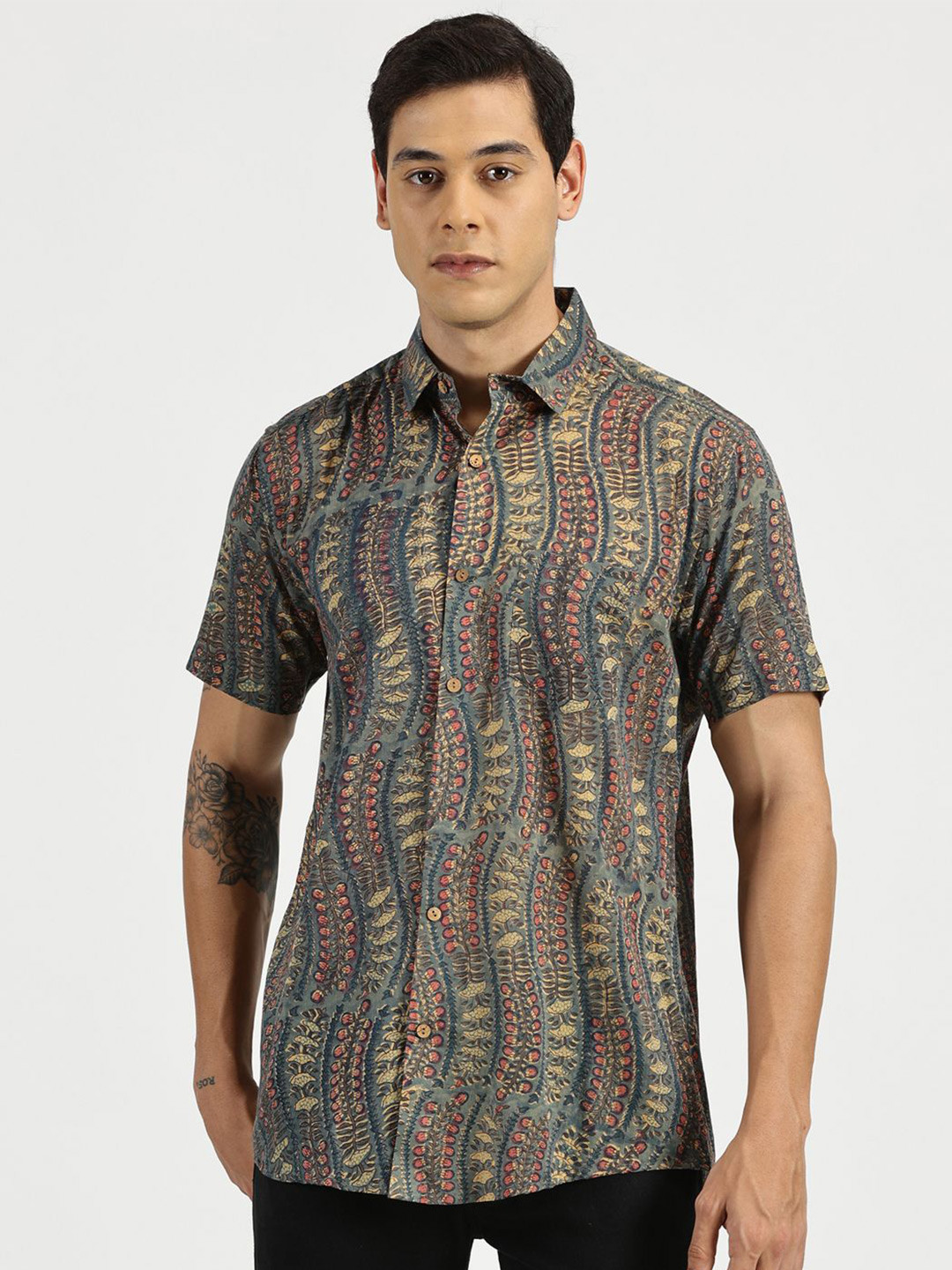 

Patrah Men Spread Collar Floral Printed Cotton Relaxed Fit Casual Shirt, Olive