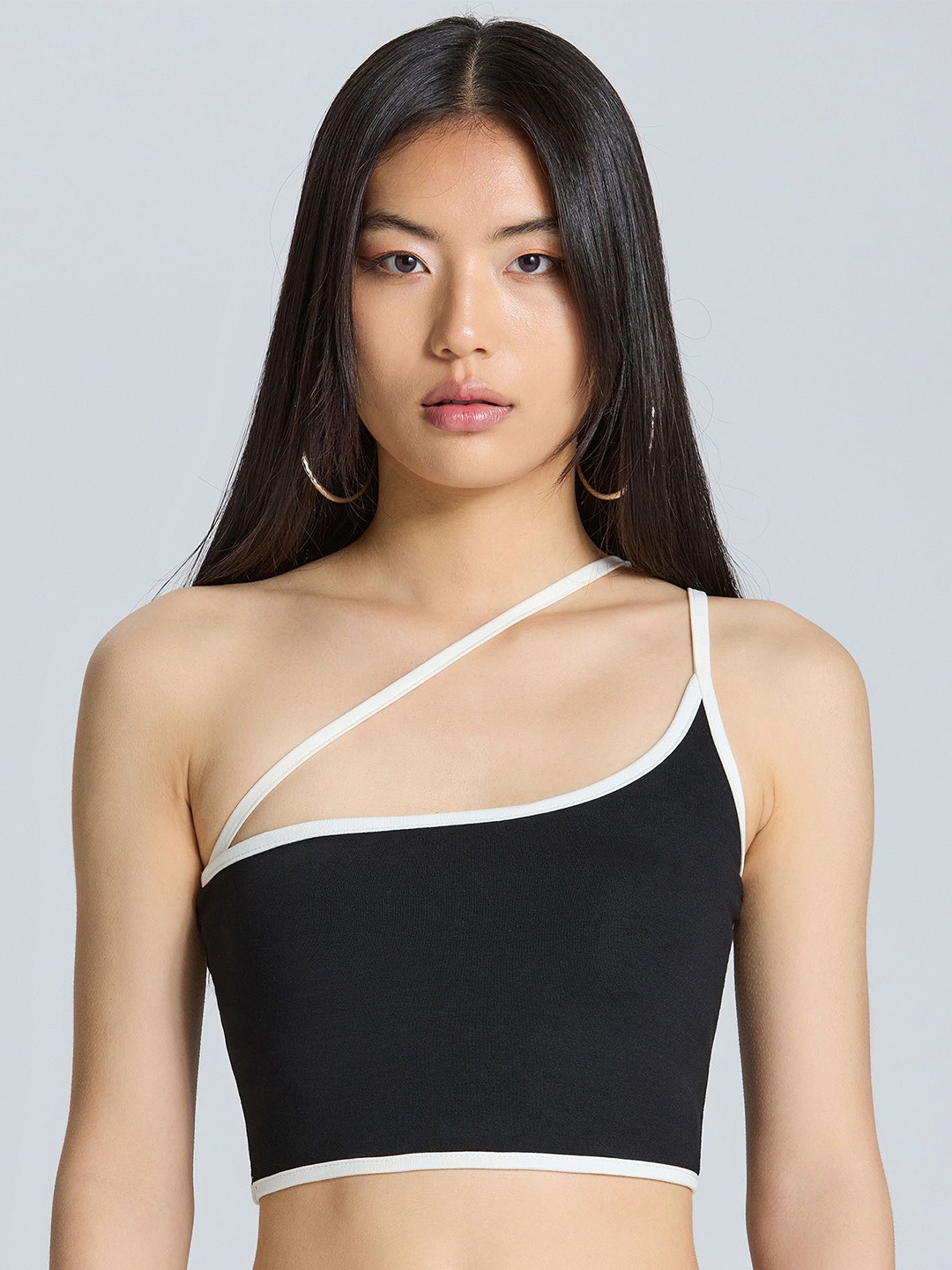 

ZOMODA Women Solid One Shoulder Top, Black