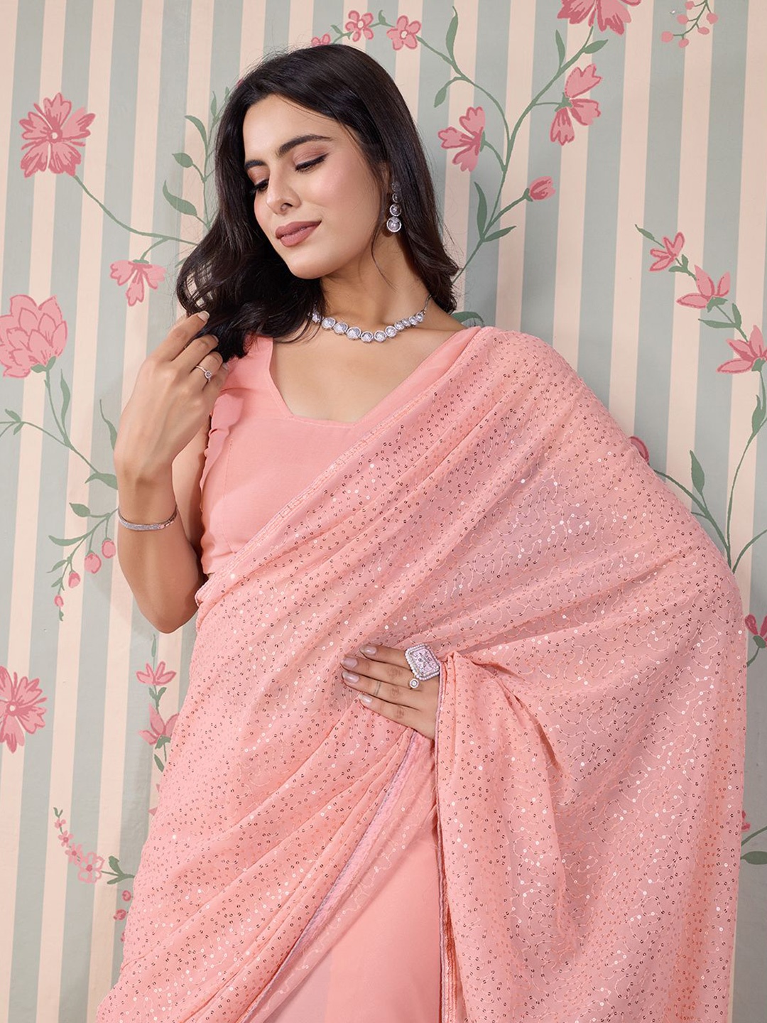 

Ode by House of Pataudi Women Sequinned Ready to Wear Saree, Peach