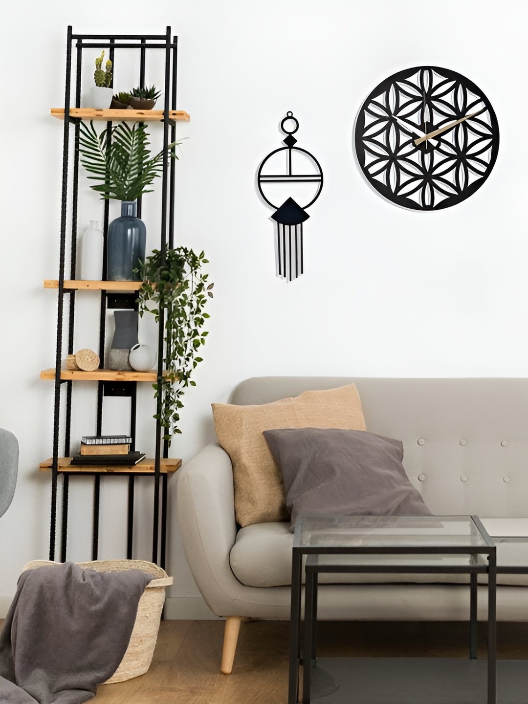 

QEZNEF Black Textured Round Shaped Wooden Contemporary Wall Clock