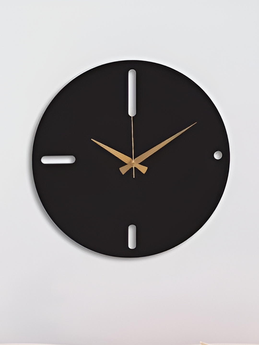 

QEZNEF Black Textured Round Contemporary Analogue Wooden Wall Clock Without Glass
