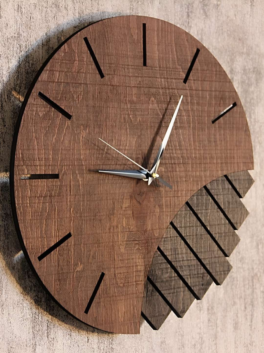 

QEZNEF Black & Brown Round Shaped Contemporary Analogue Wooden Wall Clock