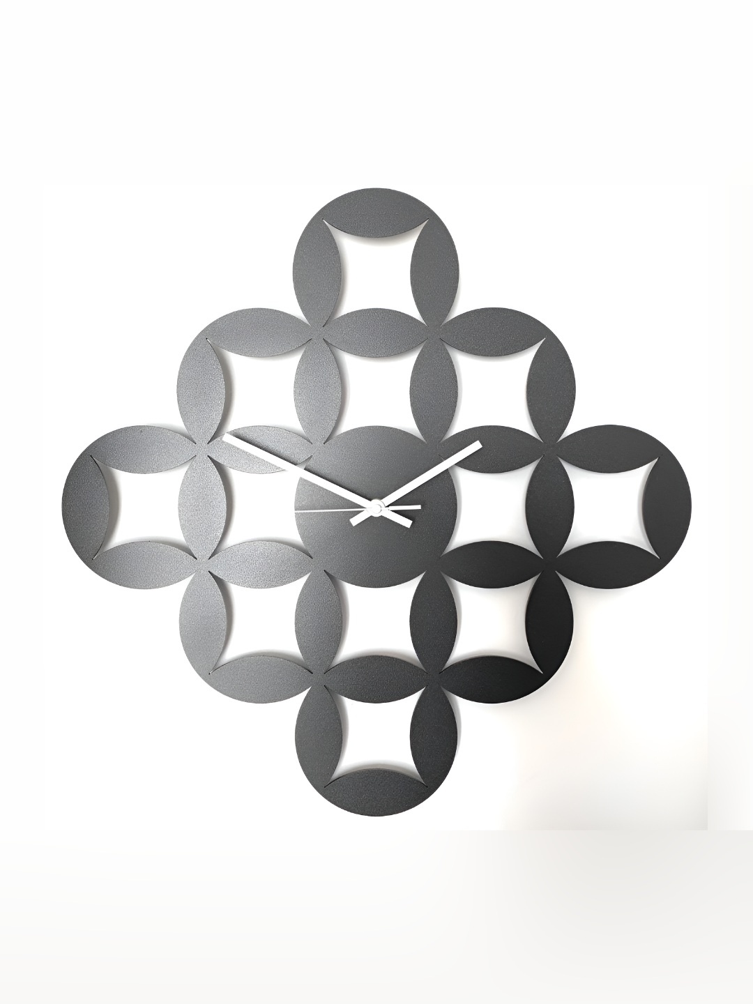 

QEZNEF Black Textured Animal Shaped Wooden Analogue Contemporary Wall Clock