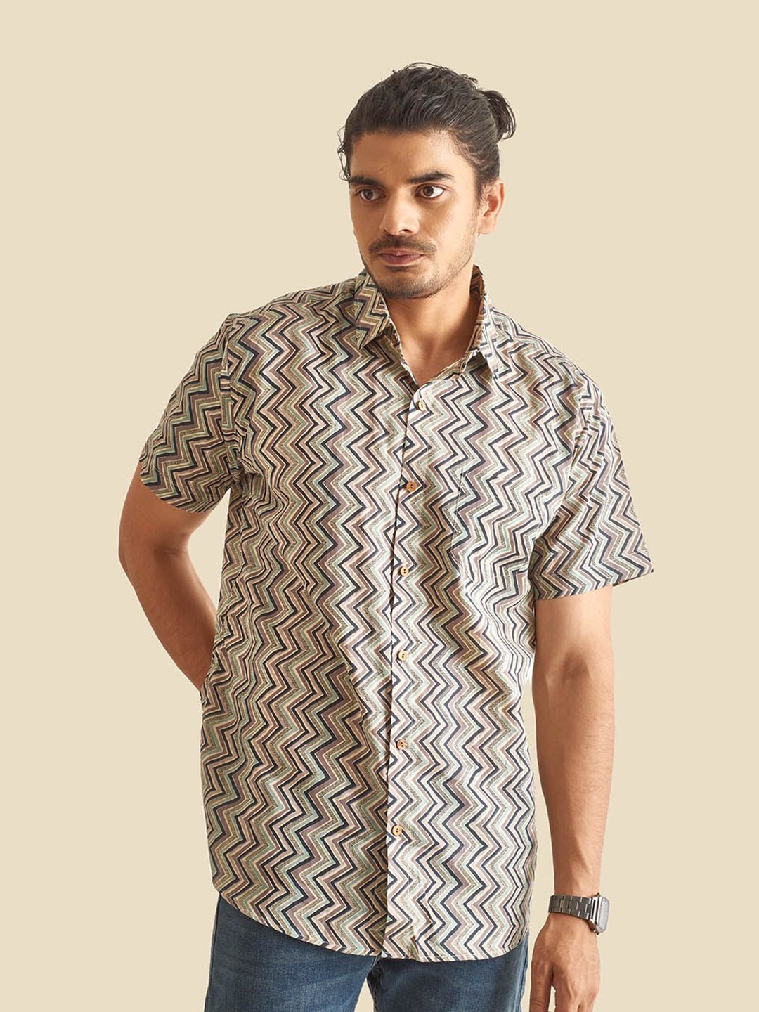 

Patrah Men Spread Collar Chevron Striped Cotton Relaxed Fit Casual Shirt, Beige