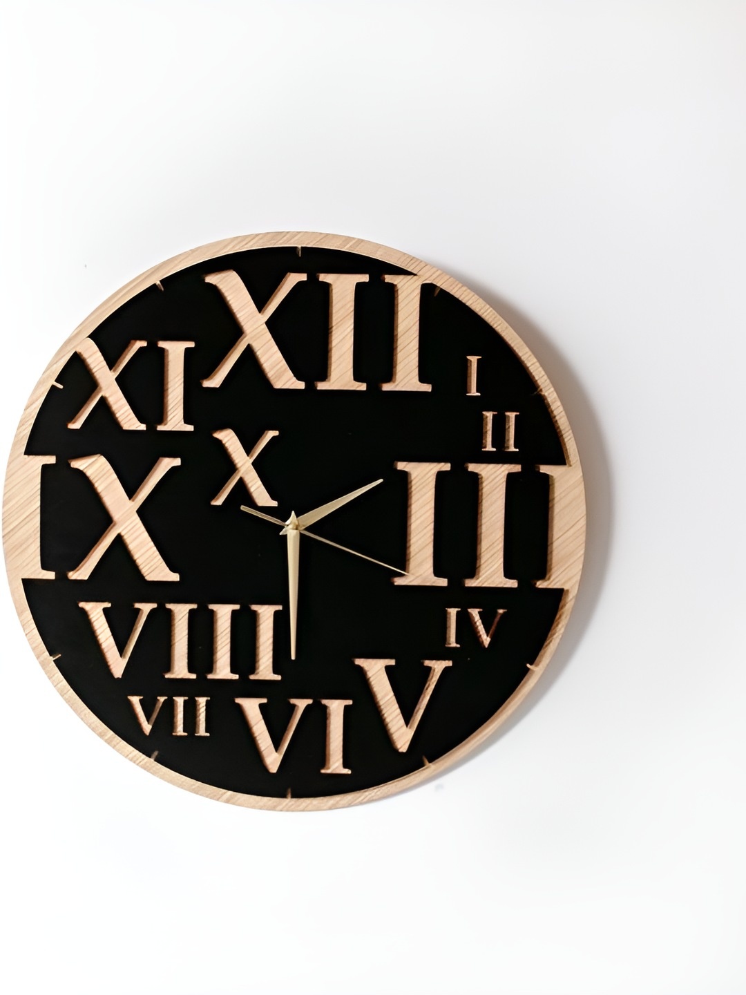 

QEZNEF Yellow & Black Textured Contemporary Round Wooden Analogue Wall Clock