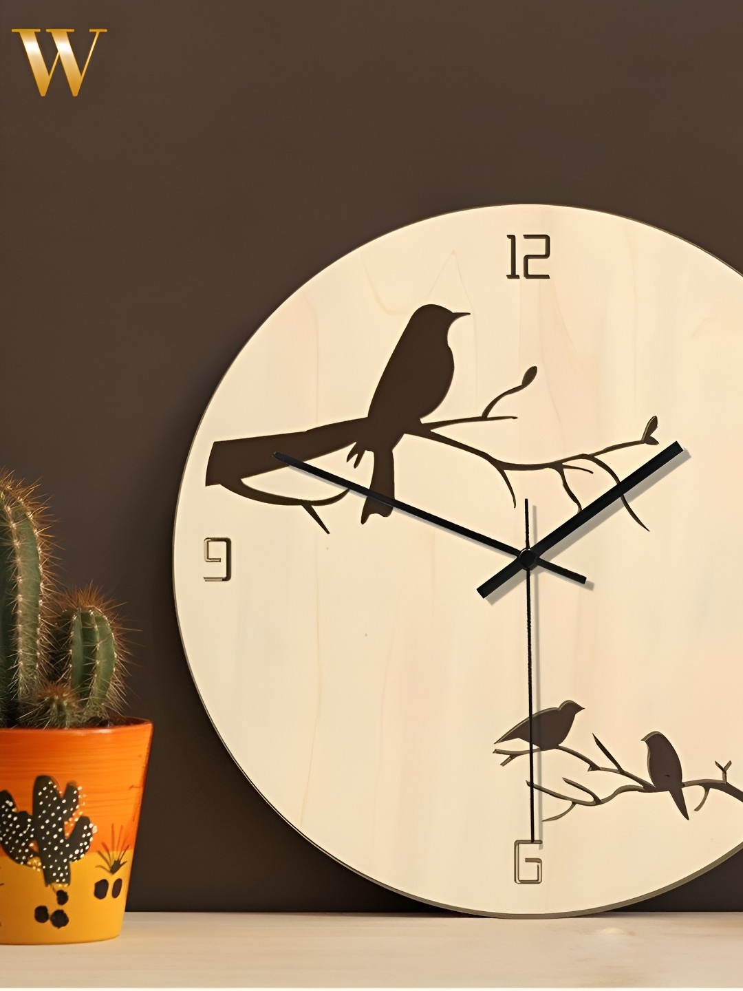 

QEZNEF Beige Textured Round Shaped Contemporary Analogue Wooden Wall Clock