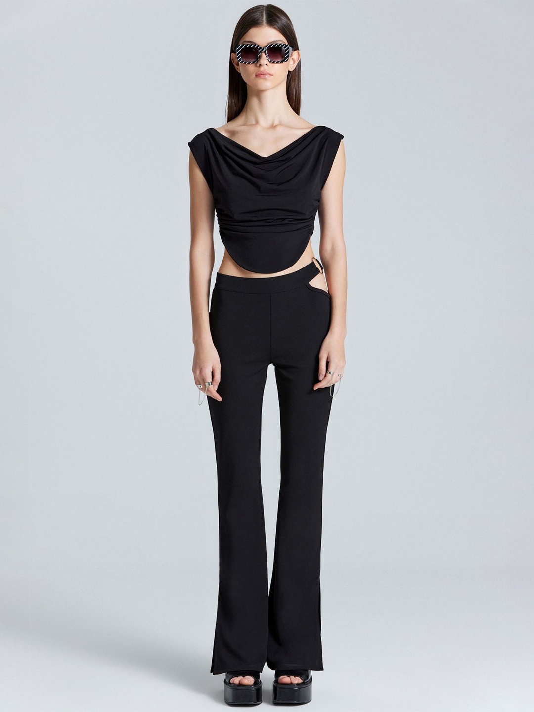 

ZOMODA Women Solid V-Neck Top, Black