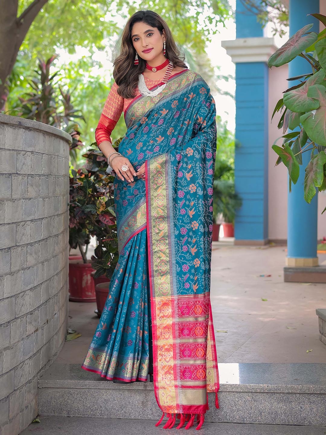 

Mitera Women Floral Printed Sarees, Blue