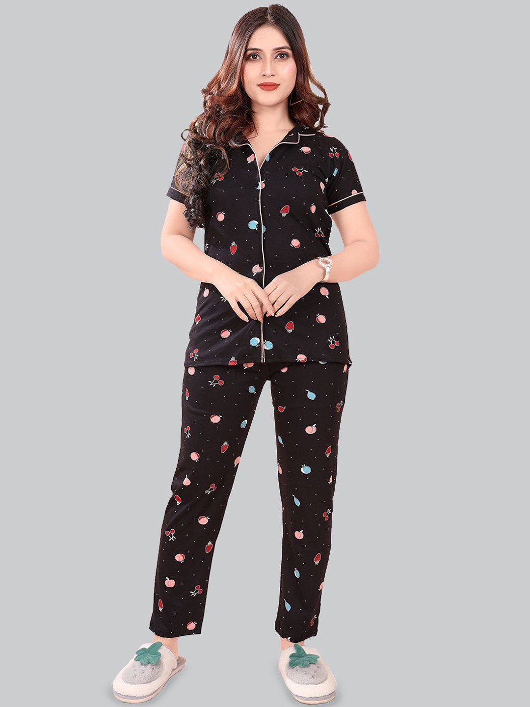 

FOMTI Women Printed Short Sleeves Night suit, Black