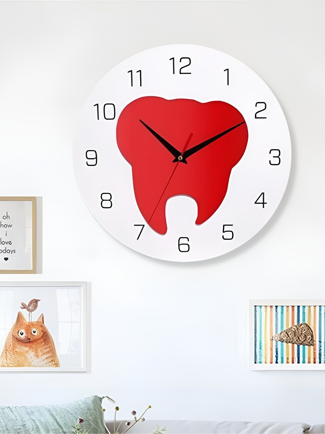 

QEZNEF Red & White Round Shaped Contemporary Analogue Wooden Wall Clock