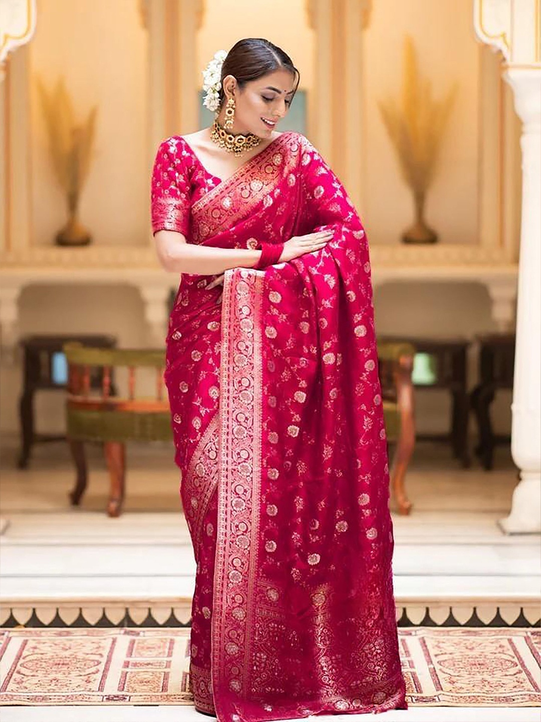 

Aldwych Woven Design Zari Silk Blend Banarasi Saree, Pink