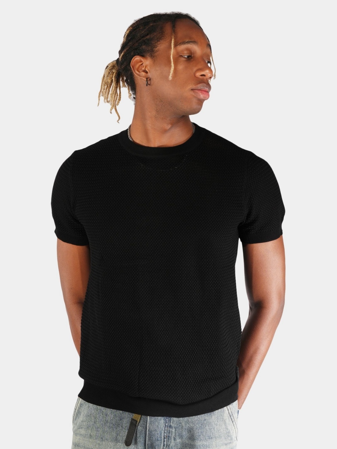 

BOTABOCHI Men Solid Round Neck Cotton T-shirt, Black