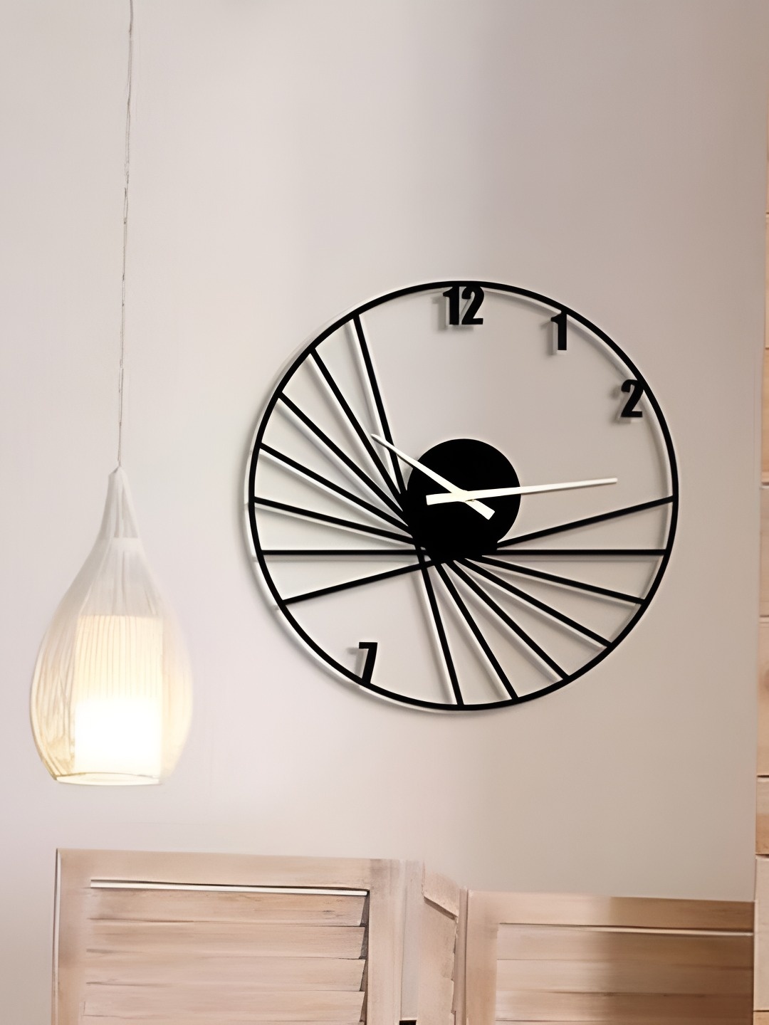 

QEZNEF Black Textured Round Analogue Wooden Wall Clock Without Glass