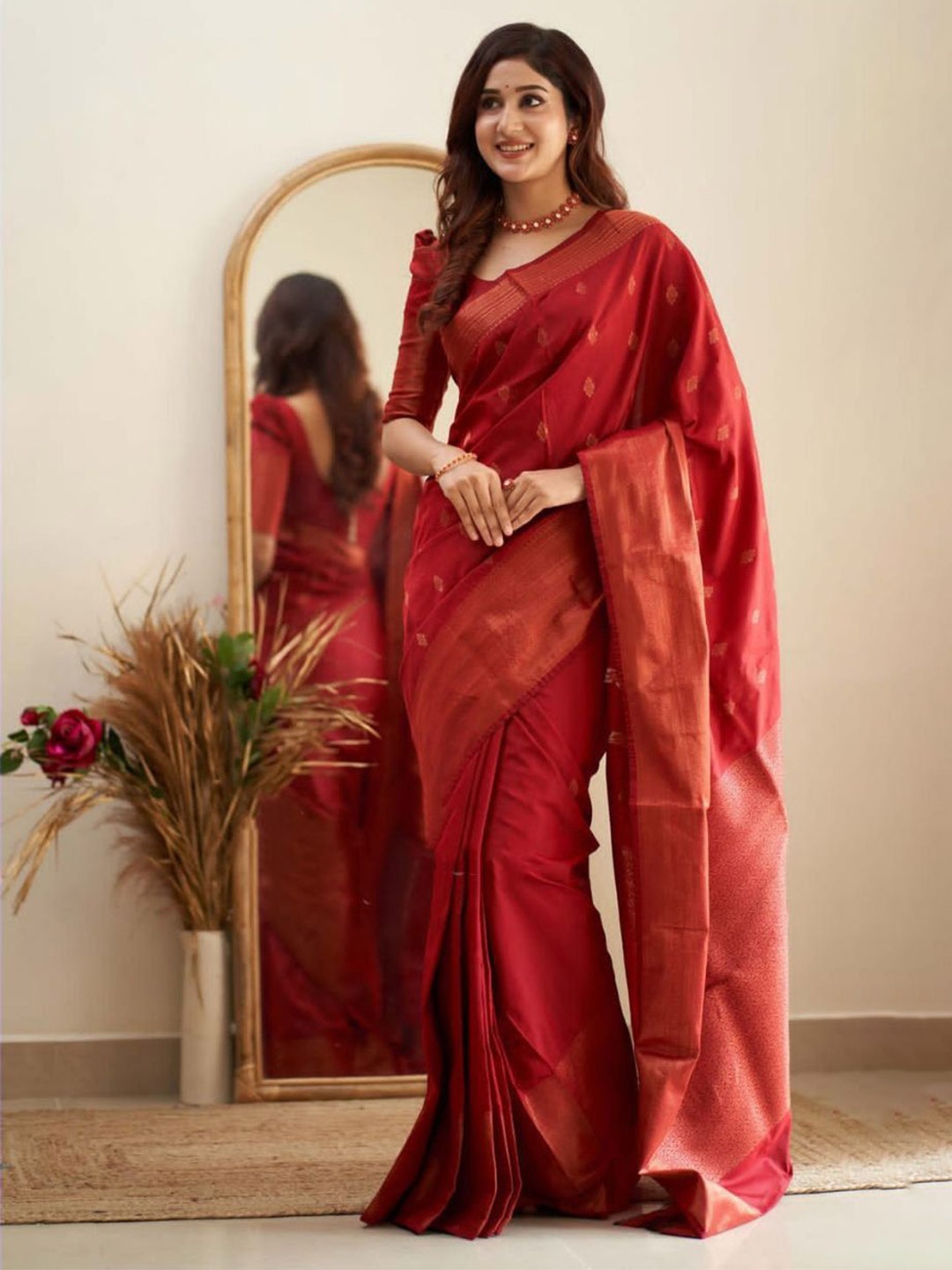 

Aldwych Ethnic Motifs Woven Design Zari Banarasi Saree, Red