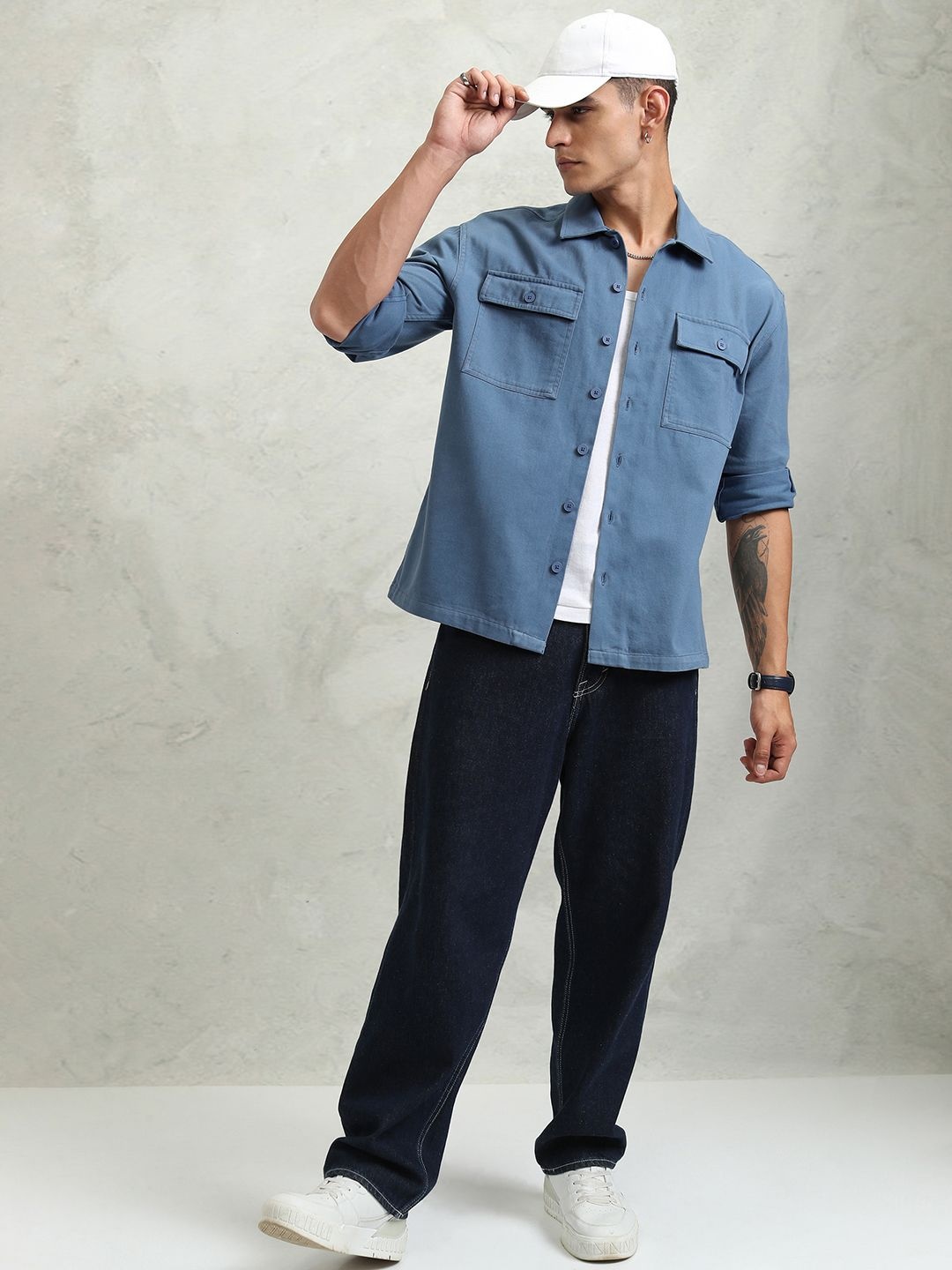 

HIGHLANDER Men Oversized Utility Pockets Shirt, Blue