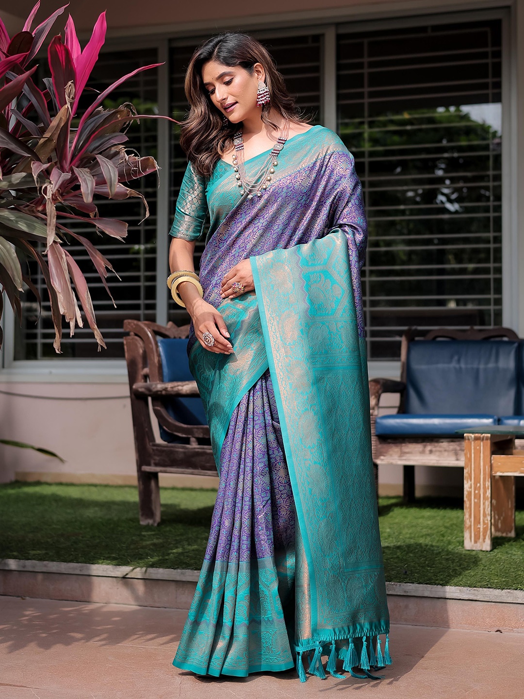 

Mitera Ethnic Motifs Zari Kanjeevaram Saree, Violet