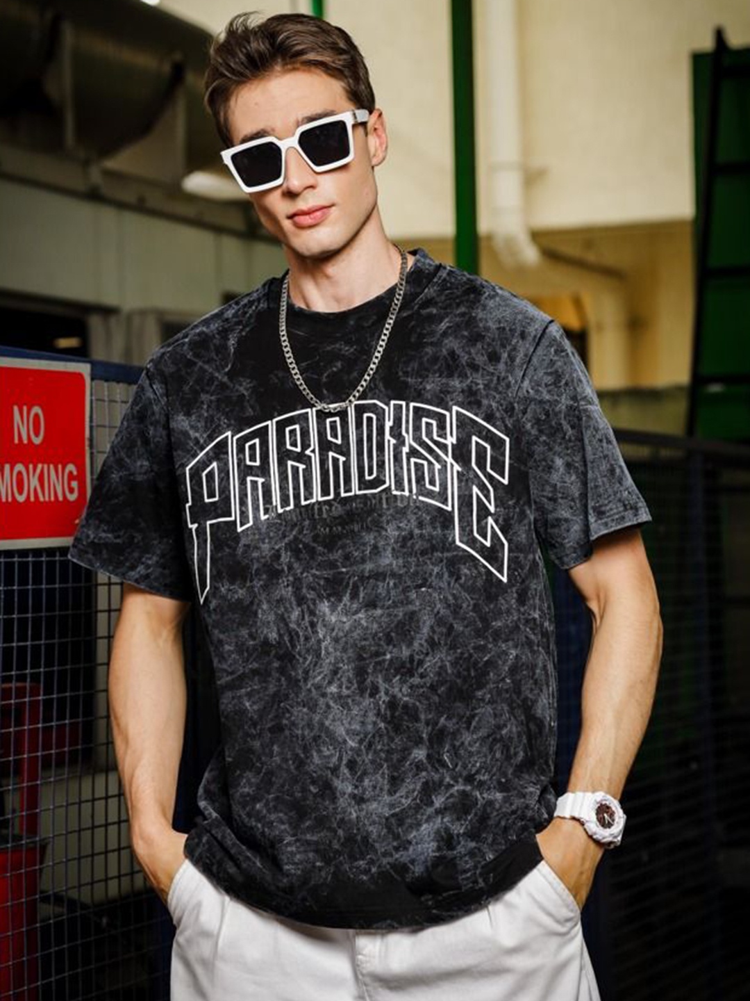 

TOMHIDDLE Men Typography Printed Round Neck Cotton Oversized T-shirt, Black