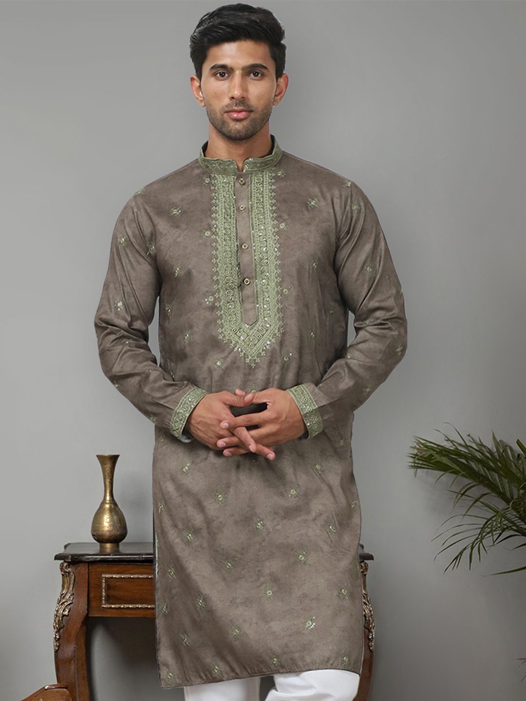 

Jompers Geometric Embroidered Sequinned Straight Kurta, Brown