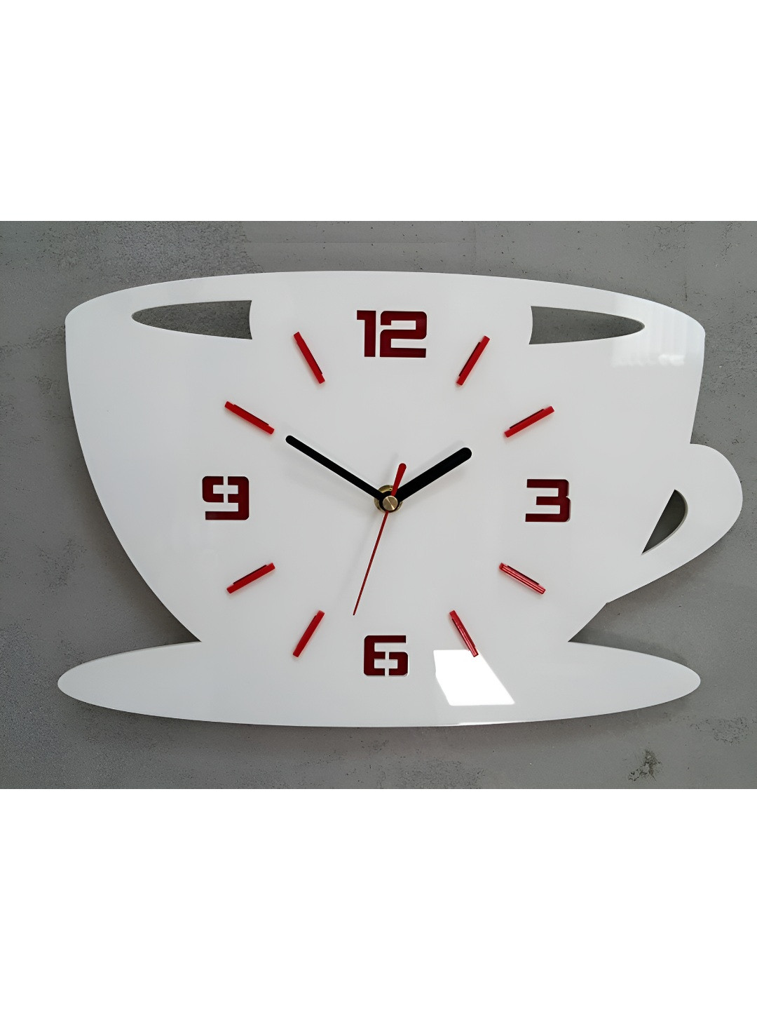 

QEZNEF White Round Shaped Contemporary Wall Clock