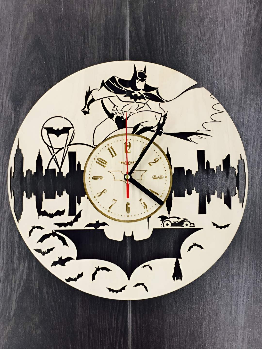 

QEZNEF Beige Round Shaped Wooden Contemporary Wall Clock