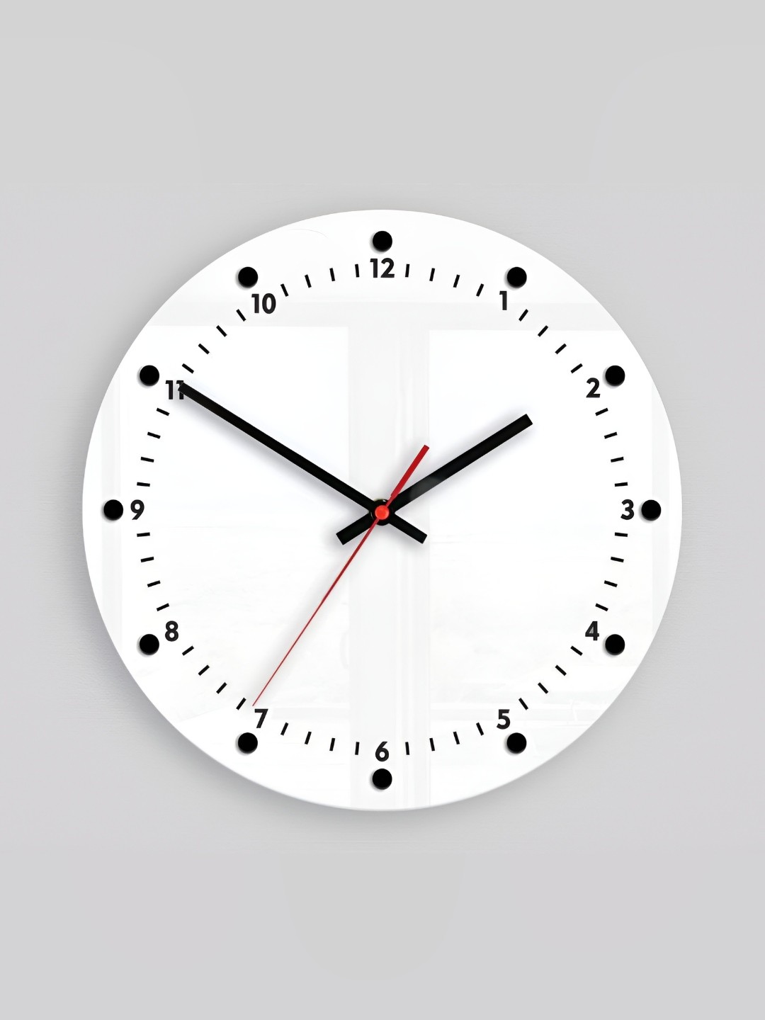 

QEZNEF White & Black Printed Analogue Wooden Contemporary Wall Clock