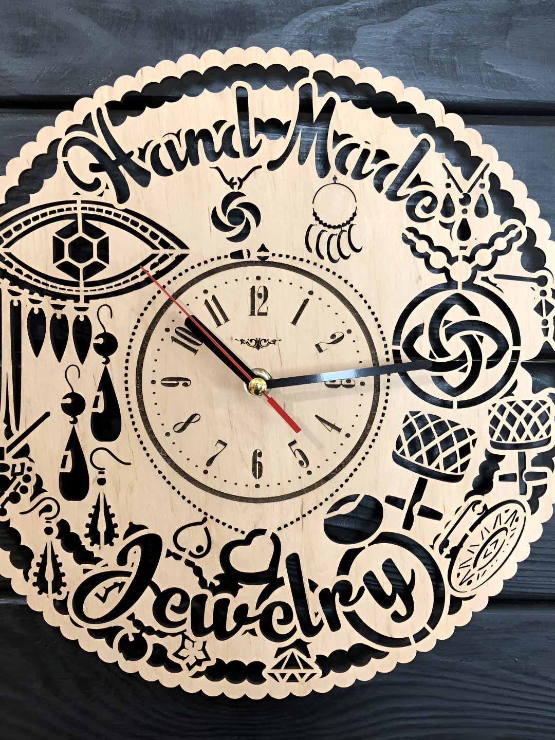 

QEZNEF Beige & Black Textured Contemporary Round Wooden Analogue Wall Clock
