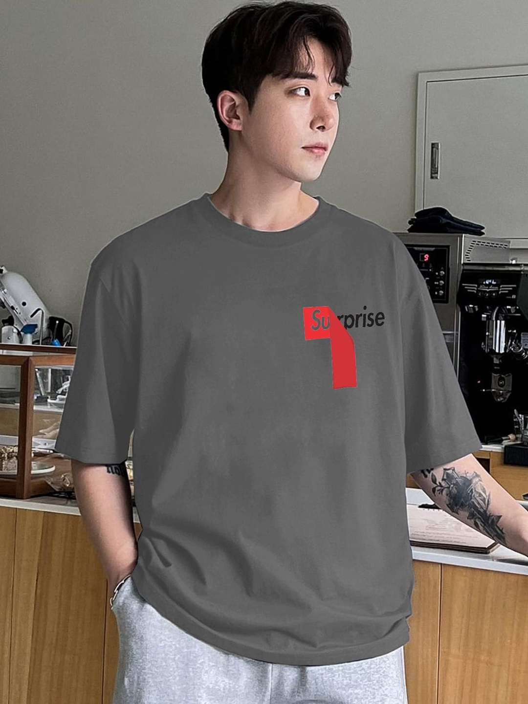 

Genzy Men Typography Printed Drop-Shoulder Sleeves Applique T-shirt, Grey