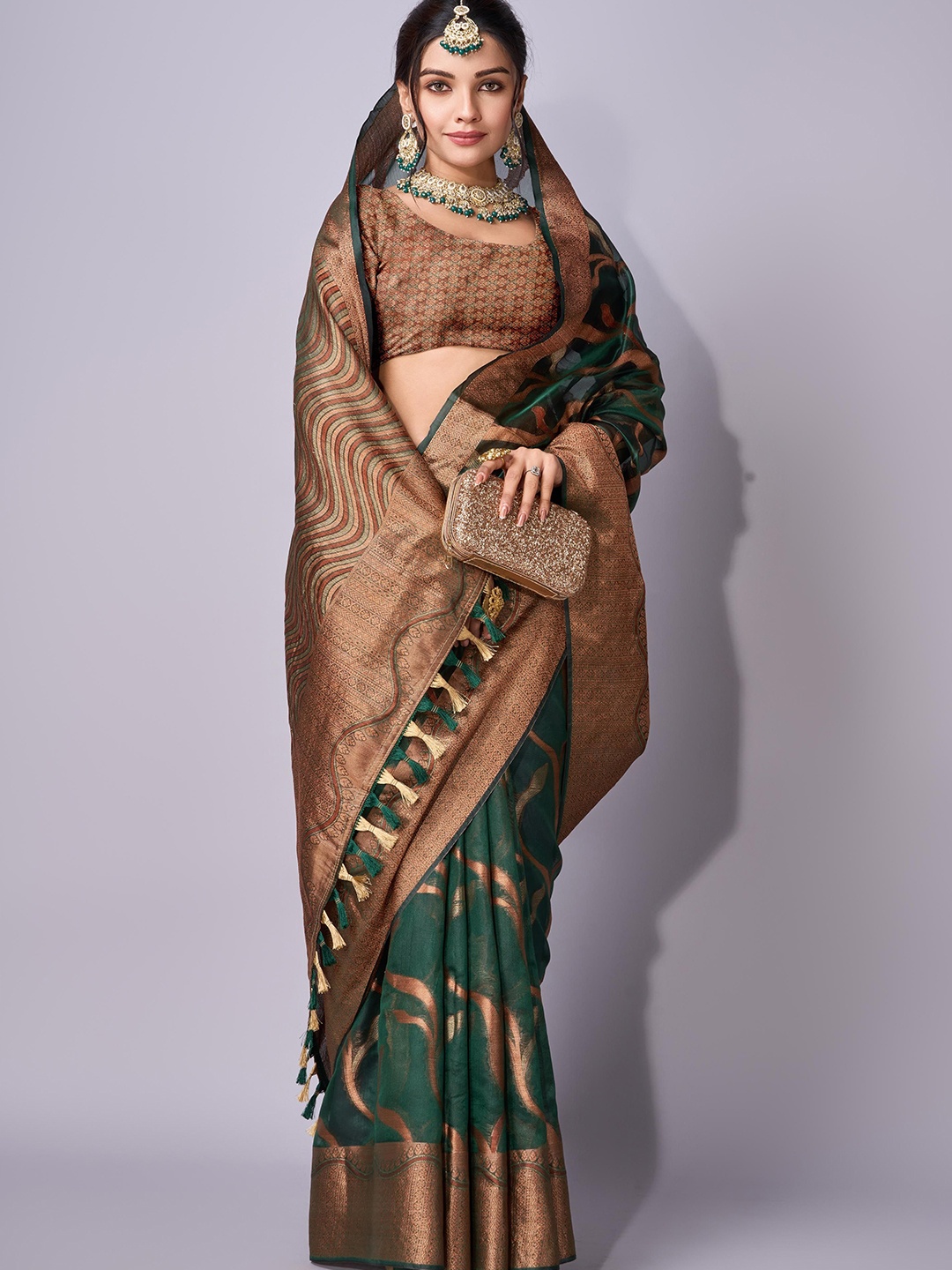 

KIMISHA Zari Woven Design Saree With Blouse Piece, Green