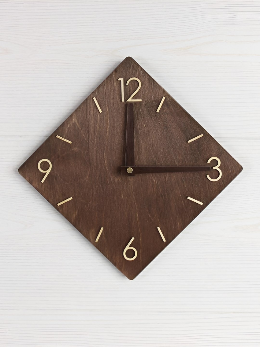 

QEZNEF Brown Square Shaped Contemporary Analogue Wooden Wall Clock