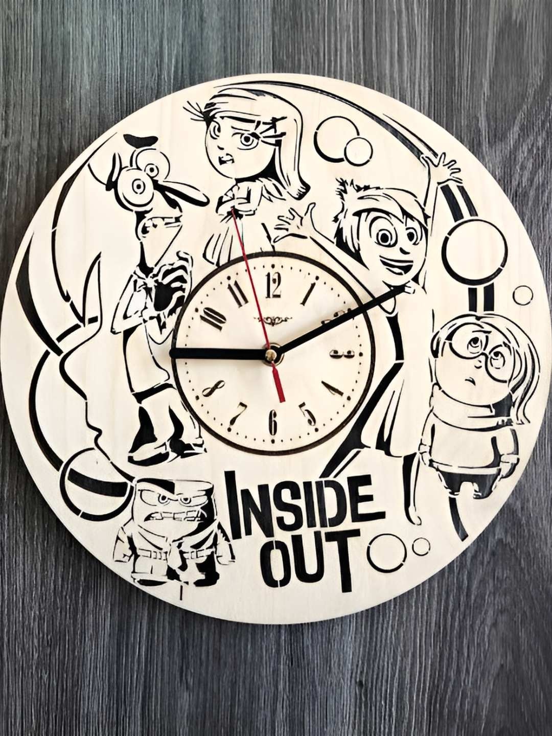 

QEZNEF Beige and Black Printed Round Shaped Wooden Analogue Contemporary Wall Clock