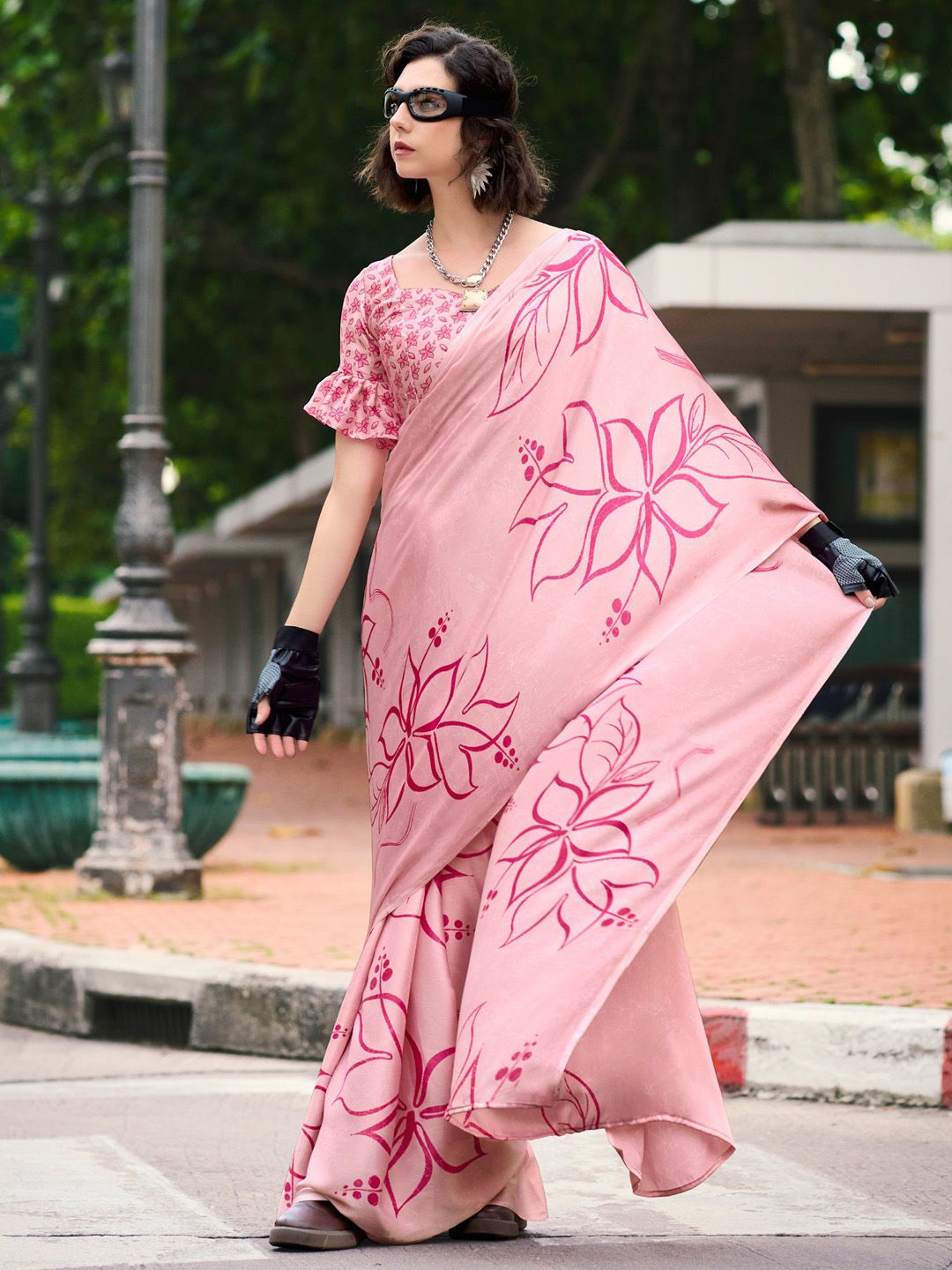 

Anouk Floral Printed Saree, Rose gold