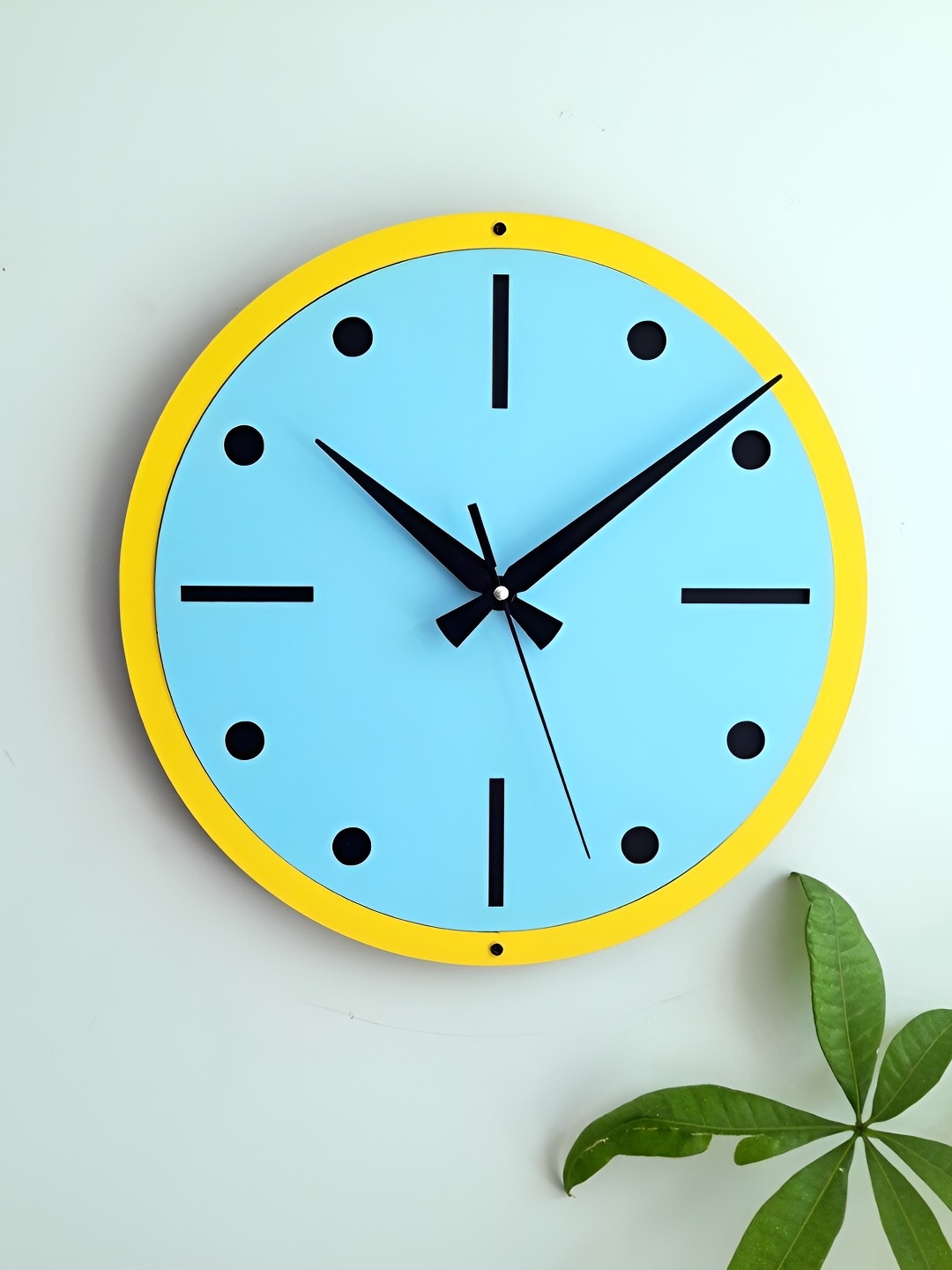

QEZNEF Yellow & Blue Round Analogue Wooden Wall Clock Without Glass
