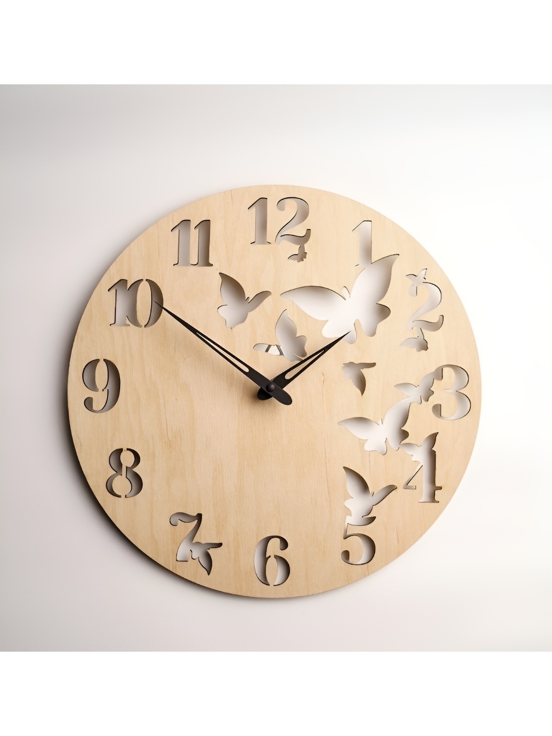 

QEZNEF Beige Round Shaped Contemporary Analogue Wooden Wall Clock