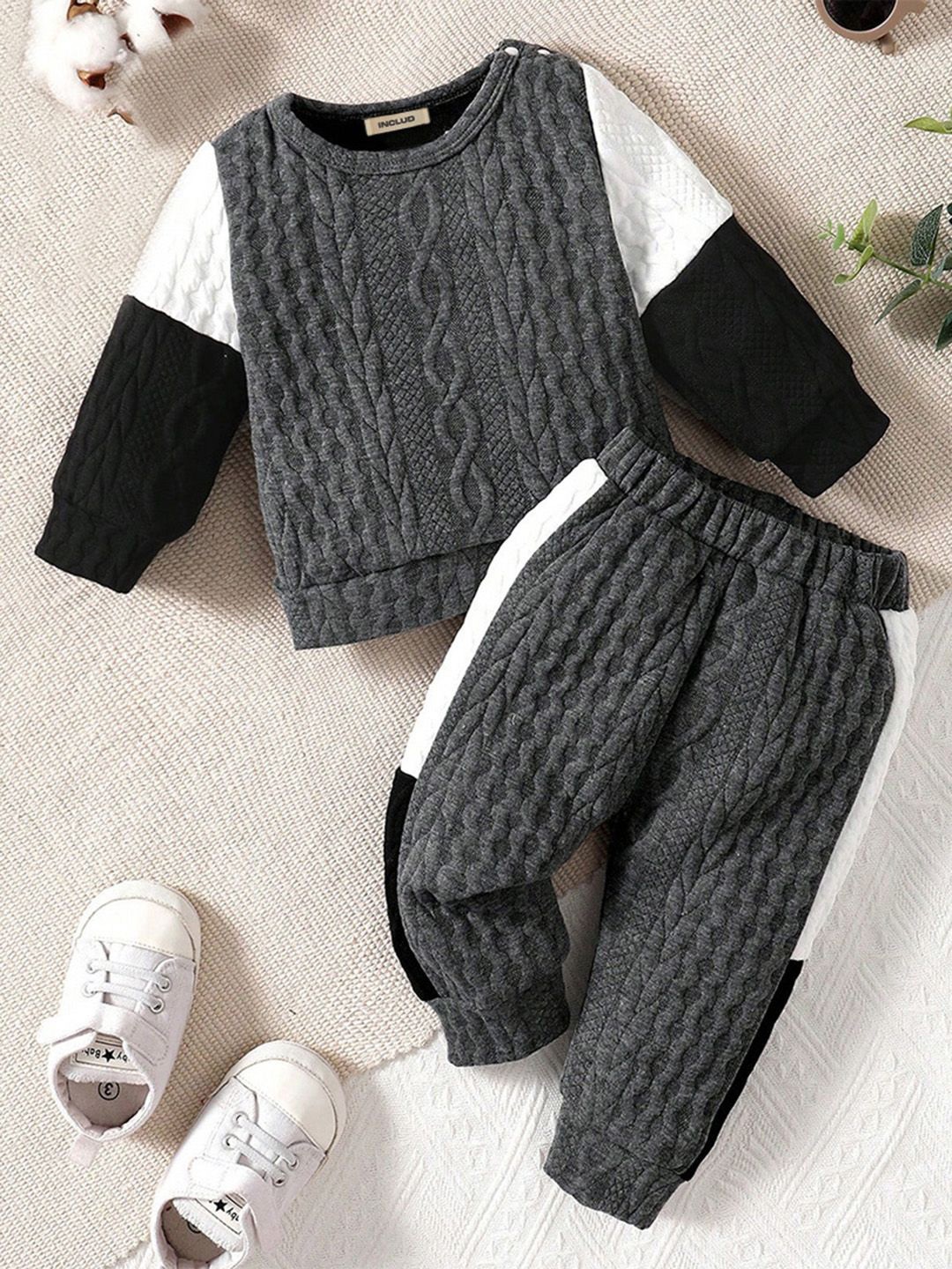 

INCLUD Boys Self Design Round Neck Sweatshirt with Joggers, Grey