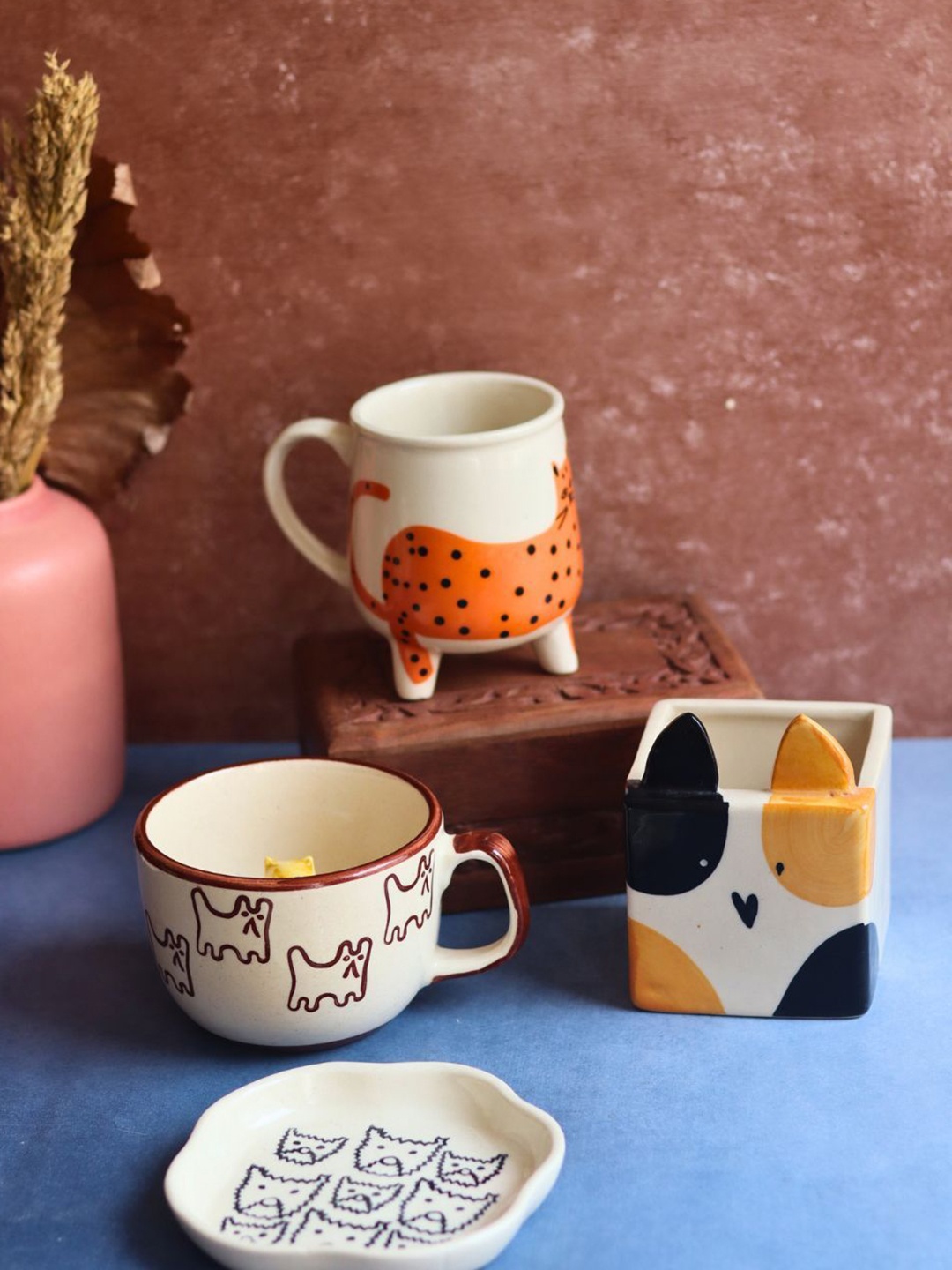 

WEAVING HOMES White & Orange 4 Pieces Printed Ceramic Glossy Mugs