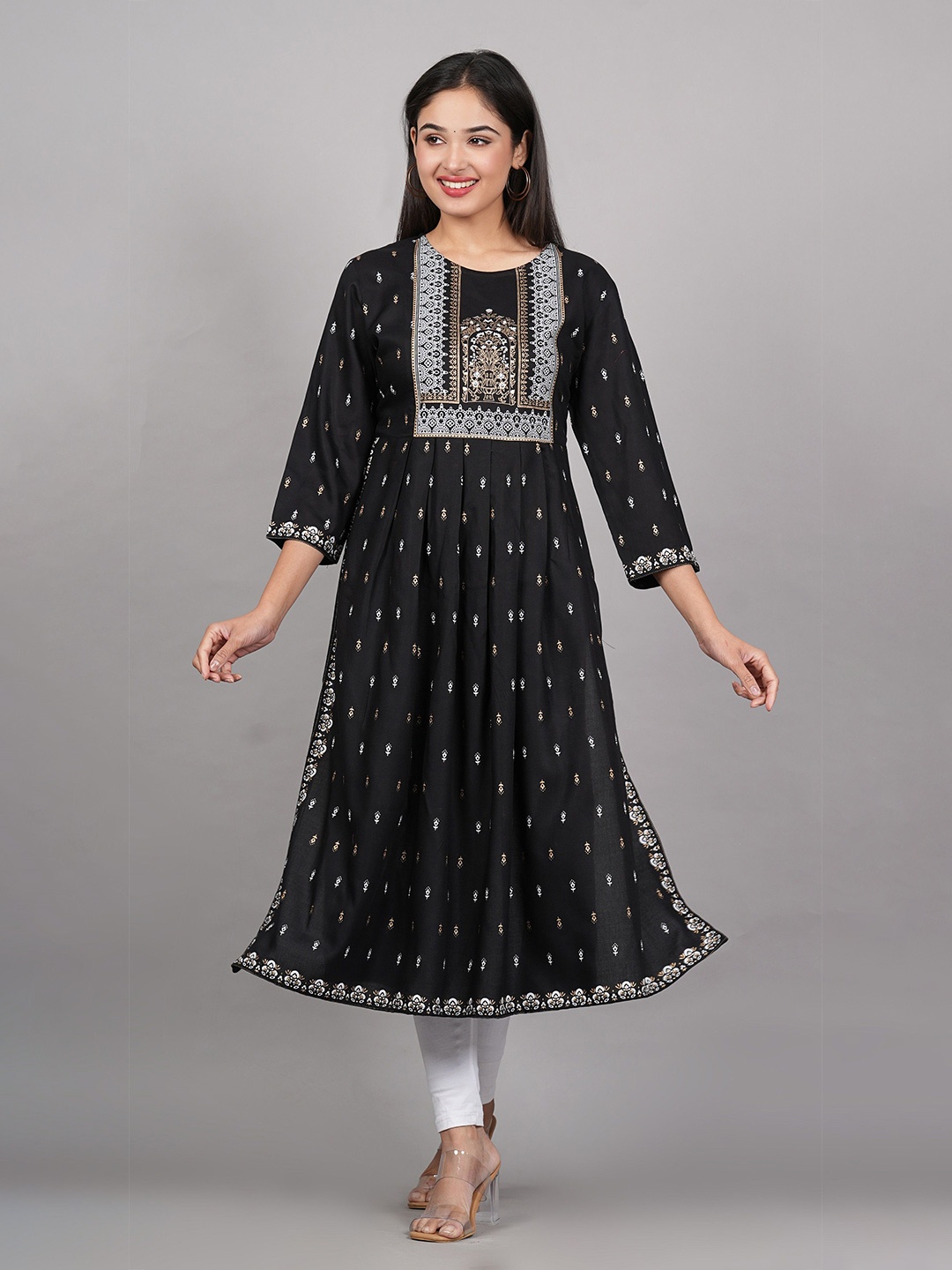 

MF Hayat Women Embroidered Straight Kurtas, Black