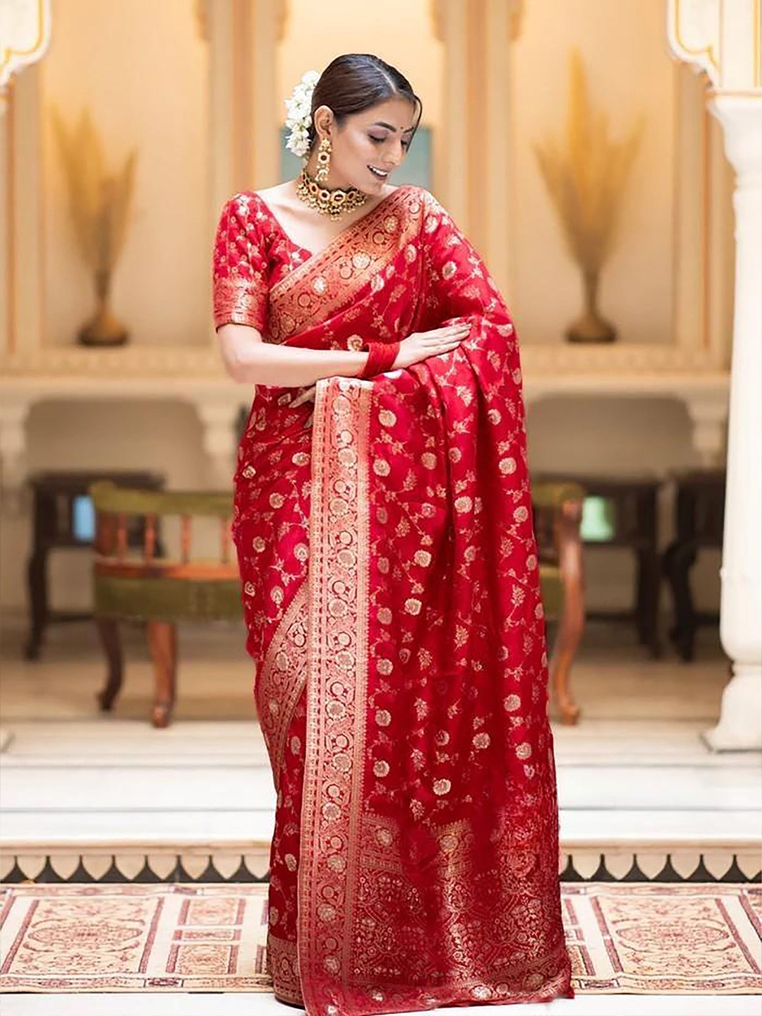 

Aldwych Woven Design Zari Silk Blend Banarasi Saree, Red