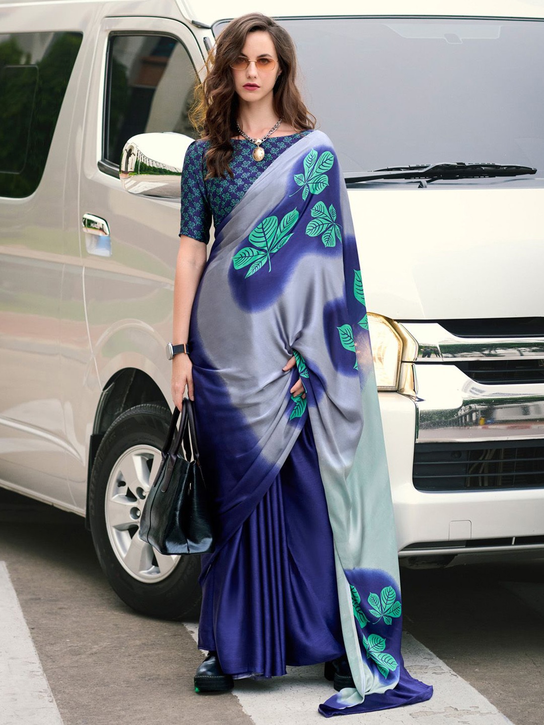 

Anouk Floral Printed Saree, Navy blue