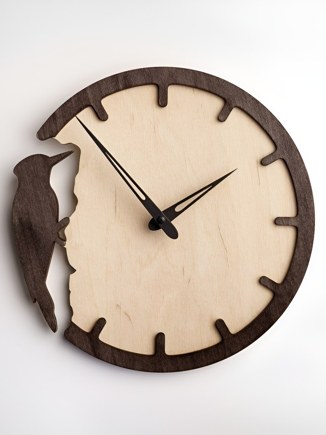 

QEZNEF Beige & Brown Textured Analogue Contemporary Round Shaped Wooden Wall Clock